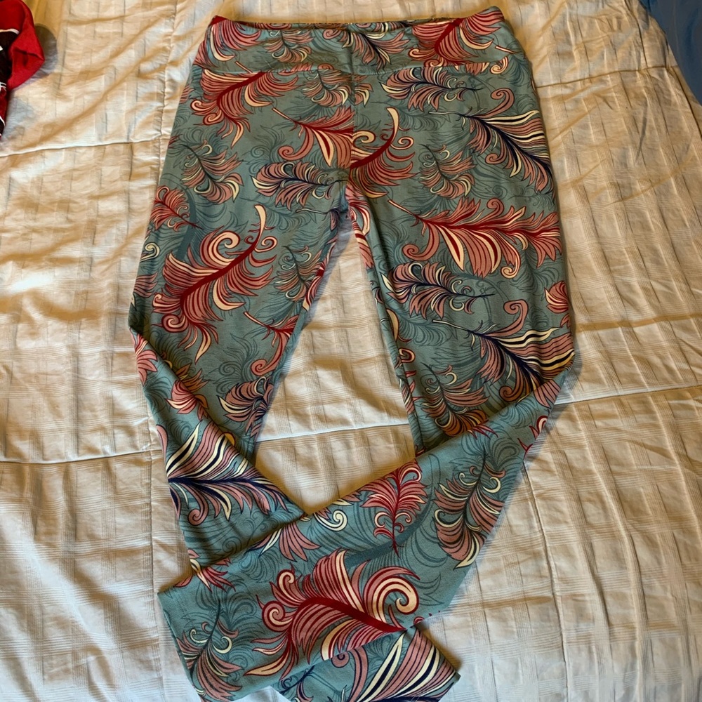 Lula roe teal feather leggings curvy